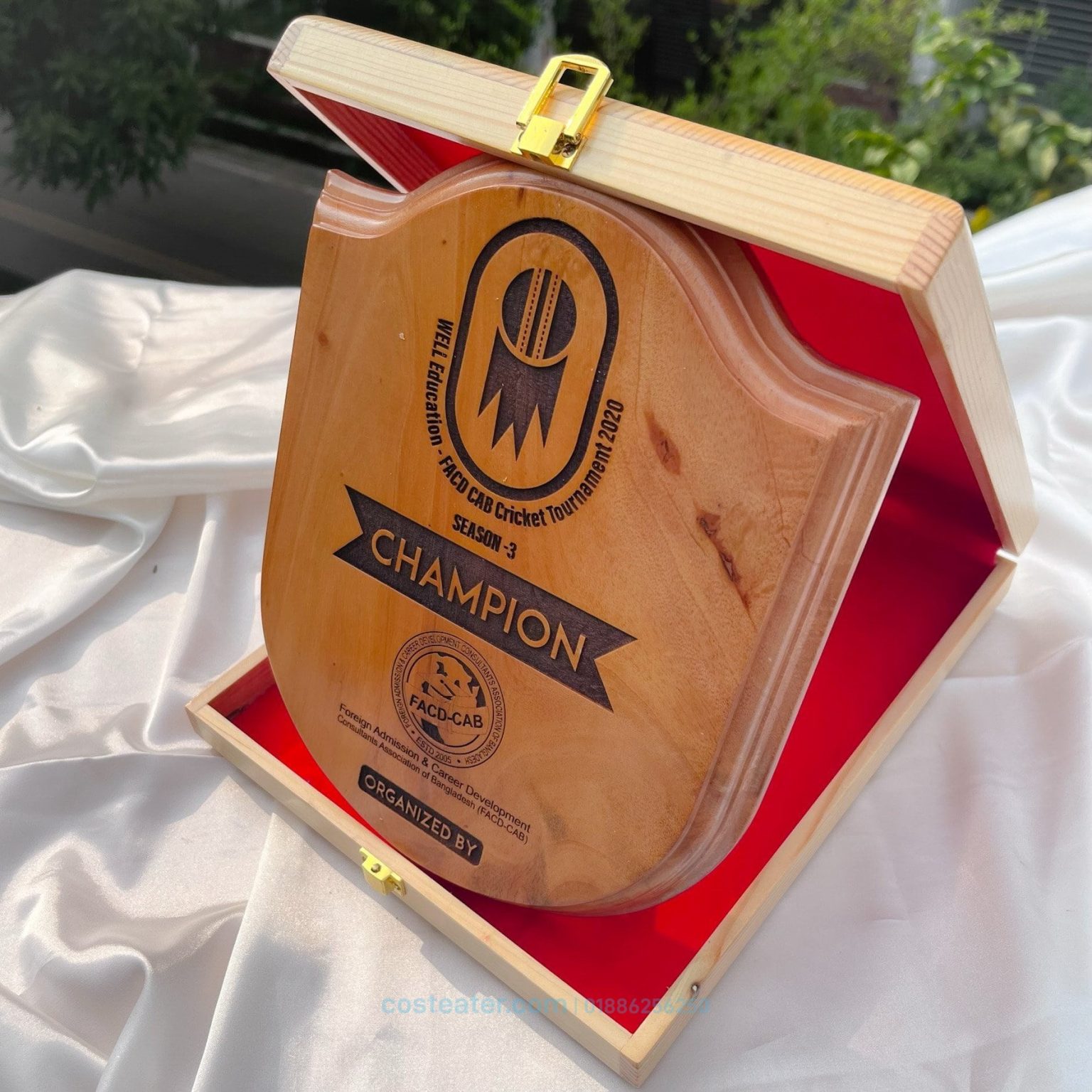Wooden Crest - Shield Shape with Box - Costeater